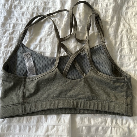 Nike sports bra - Picture 2 of 3